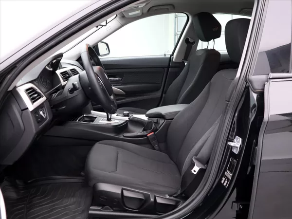 BMW Řada 3 2,0 320d 140kW GT Advantage CZ - foto 12