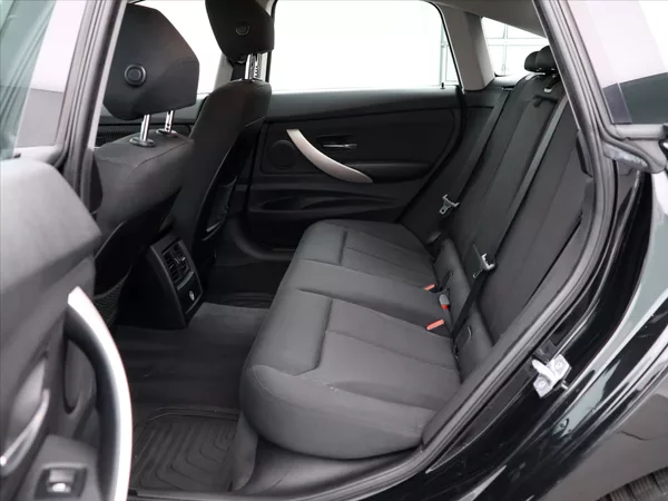 BMW Řada 3 2,0 320d 140kW GT Advantage CZ - foto 15