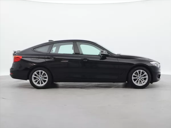 BMW Řada 3 2,0 320d 140kW GT Advantage CZ - foto 8