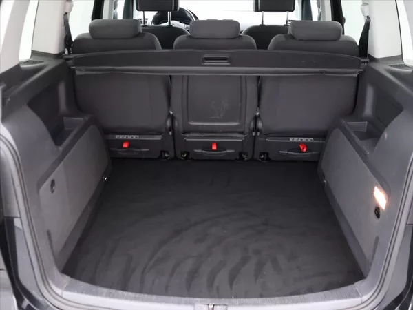 Volkswagen Touran 2,0 TDI 103kW Highline Tažné - foto 10