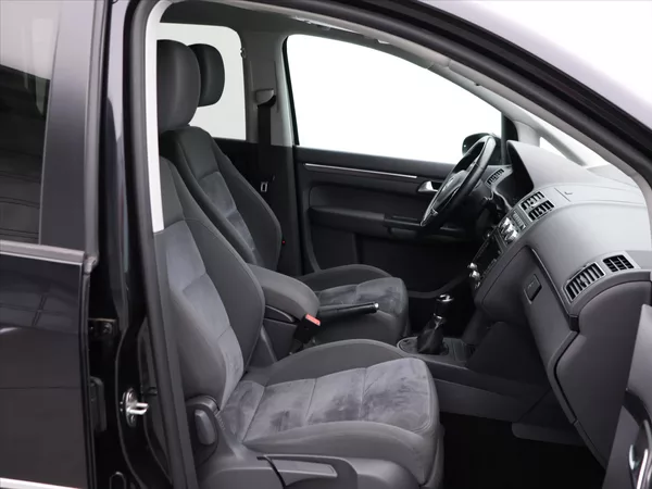 Volkswagen Touran 2,0 TDI 103kW Highline Tažné - foto 12