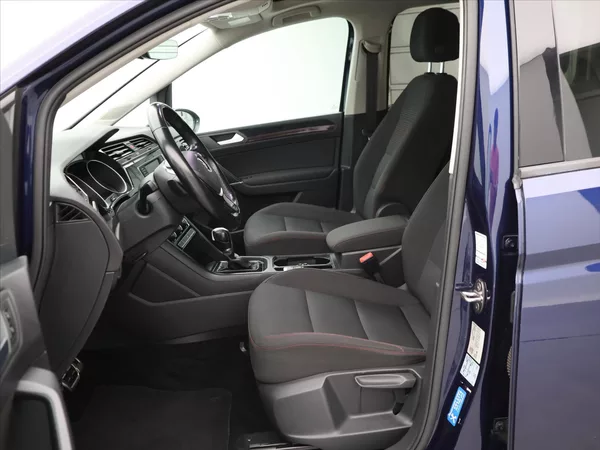 Volkswagen Touran 2,0 TDI 110kW DSG Sound 7-Míst - foto 11