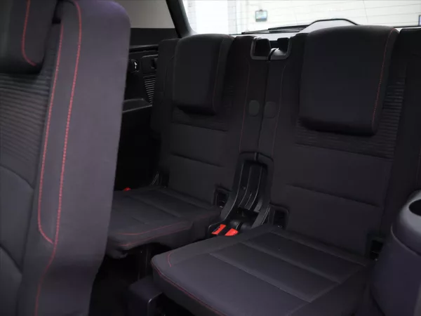 Volkswagen Touran 2,0 TDI 110kW DSG Sound 7-Míst - foto 16