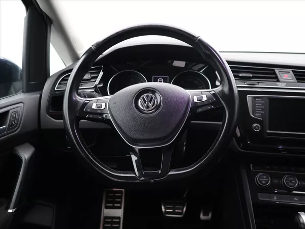 Volkswagen Touran 2,0 TDI 110kW DSG Sound 7-Míst - foto 17