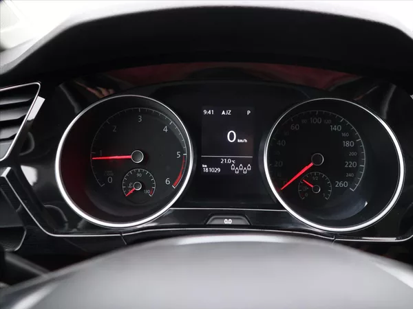 Volkswagen Touran 2,0 TDI 110kW DSG Sound 7-Míst - foto 18