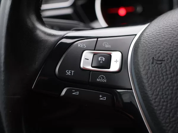 Volkswagen Touran 2,0 TDI 110kW DSG Sound 7-Míst - foto 19