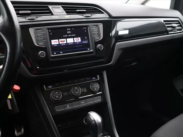Volkswagen Touran 2,0 TDI 110kW DSG Sound 7-Míst - foto 21
