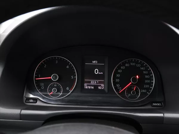 Volkswagen Touran 2,0 TDI 103kW Comfortline - foto 16