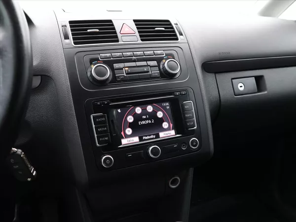 Volkswagen Touran 2,0 TDI 103kW Comfortline - foto 19