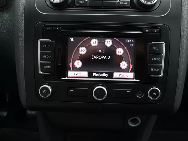 Volkswagen Touran 2,0 TDI 103kW Comfortline - foto 21