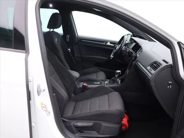 Volkswagen Golf 2,0 TSI 221kW R 4x4 DynAudio - foto 12