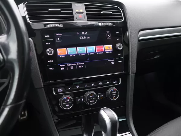 Volkswagen Golf 2,0 TSI 221kW R 4x4 DynAudio - foto 17