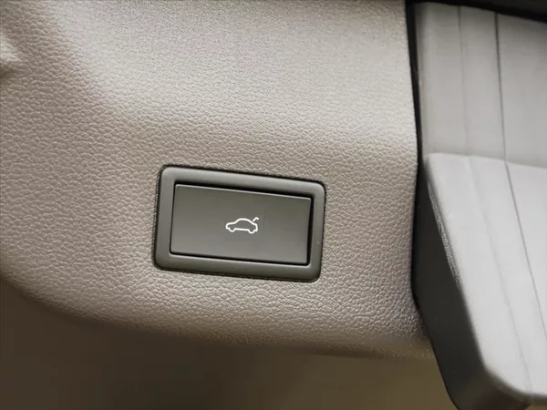 Volkswagen Multivan 2,0 TDI DSG Long Style 7-Míst - foto 11