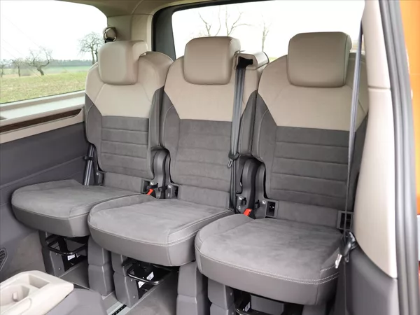 Volkswagen Multivan 2,0 TDI DSG Long Style 7-Míst - foto 17