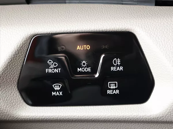 Volkswagen Multivan 2,0 TDI DSG Long Style 7-Míst - foto 22