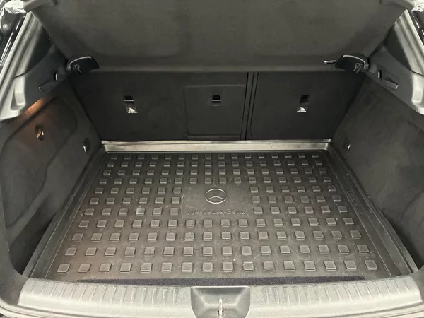 Mercedes-Benz GLA 1,6 180 90 kw Bi-Xenon Navi - foto 10