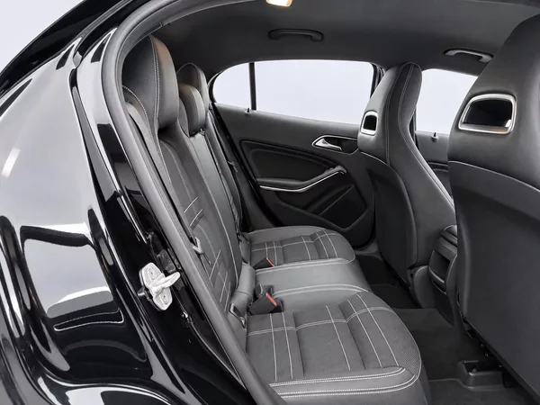 Mercedes-Benz GLA 1,6 180 90kW Xenon Navi - foto 13