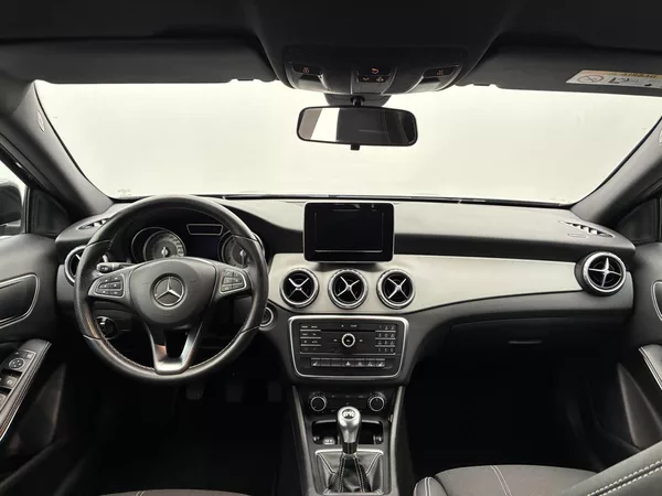 Mercedes-Benz GLA 1,6 180 90kW Xenon Navi - foto 16