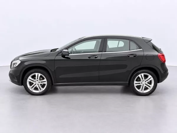 Mercedes-Benz GLA 1,6 180 90 kw Bi-Xenon Navi - foto 4