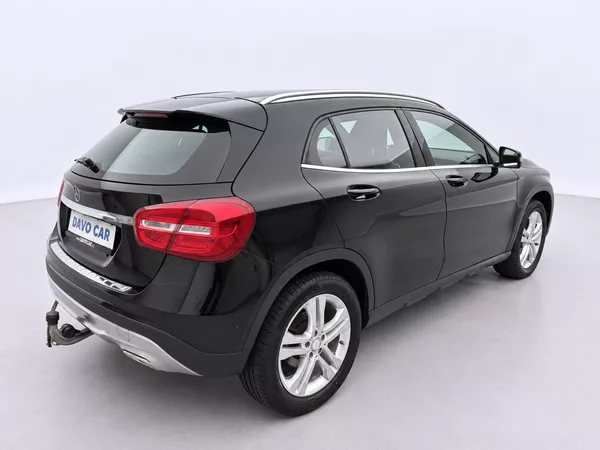 Mercedes-Benz GLA 1,6 180 90 kw Bi-Xenon Navi - foto 7