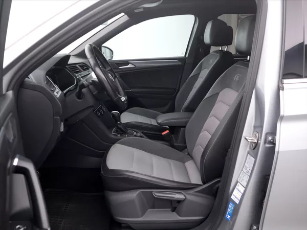 Volkswagen Tiguan 2,0 TDI 140kW 4M DSG R-Line CZ - foto 12