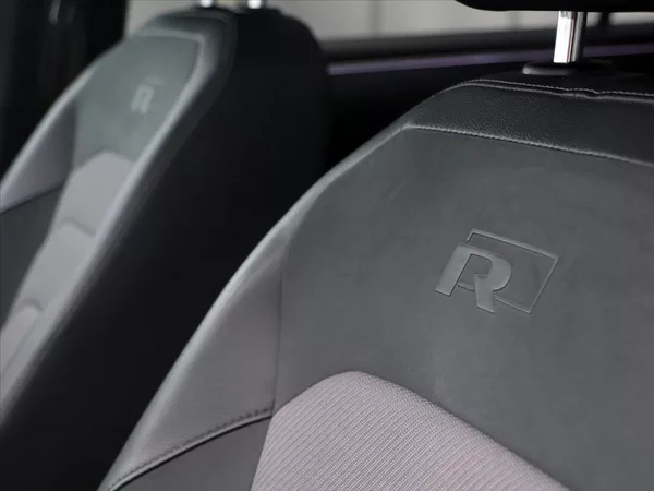 Volkswagen Tiguan 2,0 TDI 140kW 4M DSG R-Line CZ - foto 19