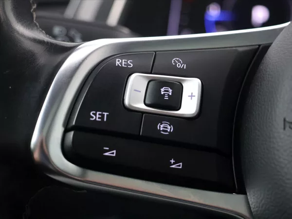 Volkswagen Tiguan 2,0 TDI 140kW 4M DSG R-Line CZ - foto 26