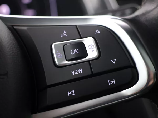 Volkswagen Tiguan 2,0 TDI 140kW 4M DSG R-Line CZ - foto 27