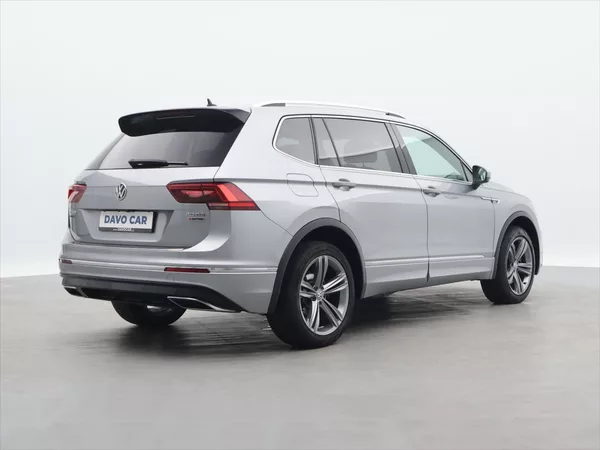 Volkswagen Tiguan 2,0 TDI 140kW 4M DSG R-Line CZ - foto 7