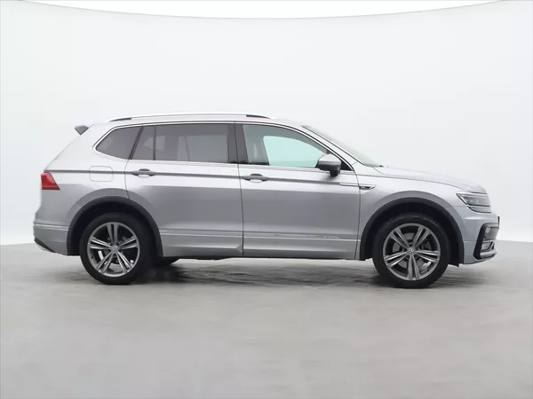 Volkswagen Tiguan 2,0 TDI 140kW 4M DSG R-Line CZ - foto 8