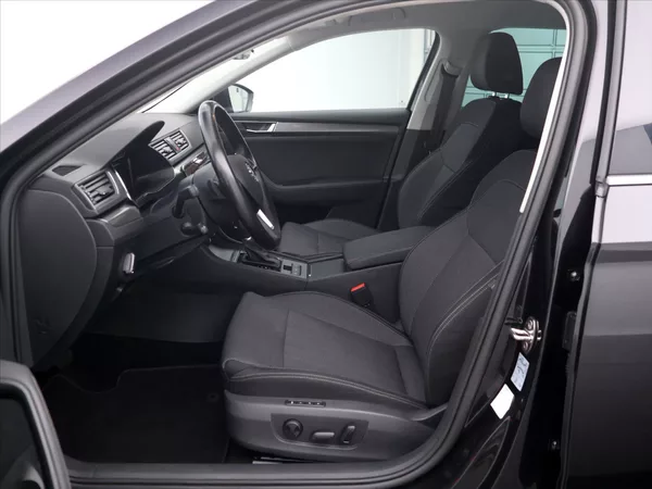 Škoda Superb 2.0 TDI 110kW Style DSG - foto 12