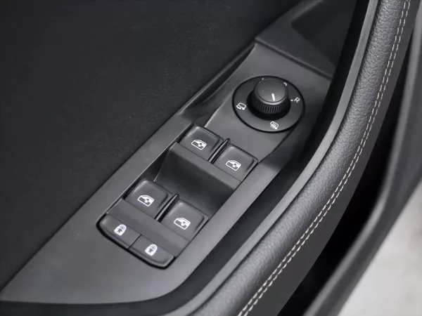 Škoda Superb 2.0 TDI 110kW Style DSG - foto 16