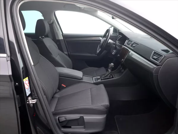 Škoda Superb 2.0 TDI 110kW Style DSG - foto 3