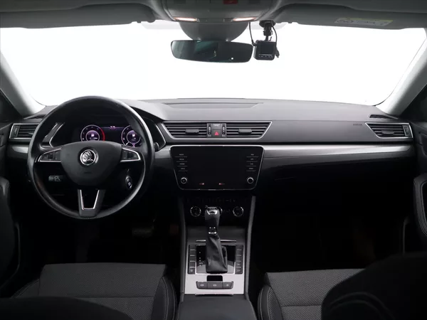 Škoda Superb 2.0 TDI 110kW Style DSG - foto 33