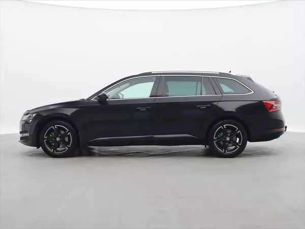 Škoda Superb 2.0 TDI 110kW Style DSG - foto 4