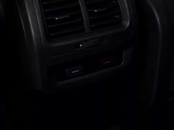 Volkswagen Touran 2,0 TDI 110kW R-Line DSG CZ - foto 16