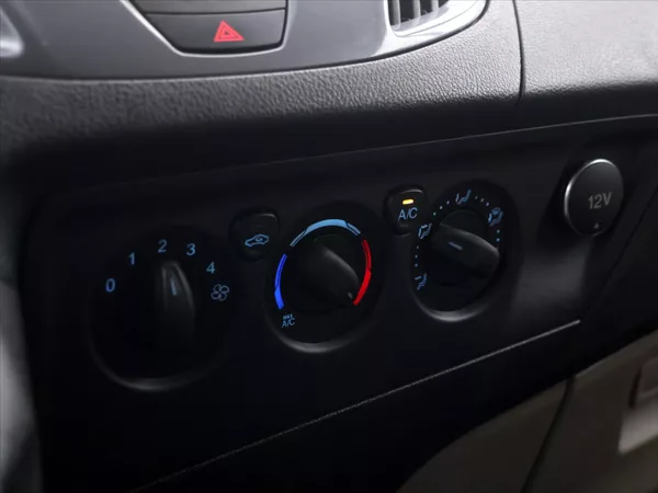 Ford Tourneo Custom 2,2 TDCI 114kW TITANIUM CZ 8Mí - foto 29