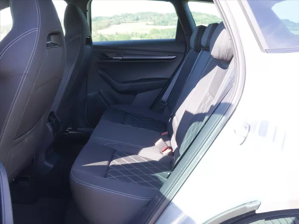 Škoda Karoq 2,0 TDI Sportline 4x4 DSG - foto 16