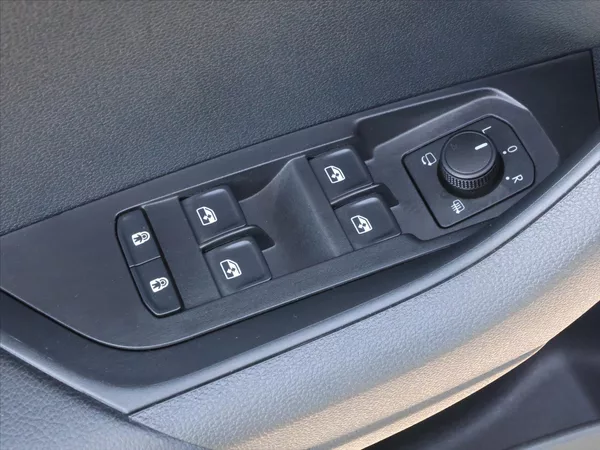 Škoda Karoq 2,0 TDI Sportline 4x4 DSG - foto 19
