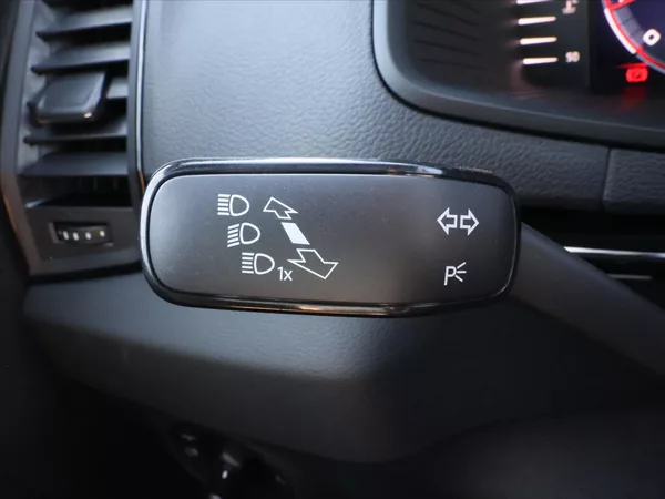 Škoda Karoq 2,0 TDI Sportline 4x4 DSG - foto 21