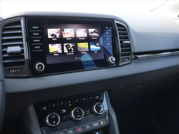 Škoda Karoq 2,0 TDI Sportline 4x4 DSG - foto 24