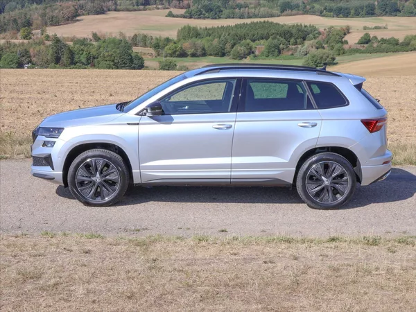 Škoda Karoq 2,0 TDI Sportline 4x4 DSG - foto 4