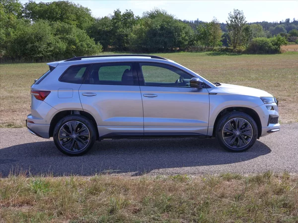 Škoda Karoq 2,0 TDI Sportline 4x4 DSG - foto 9
