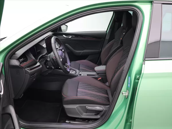 Škoda Octavia 2,0 TSI DSG RS DPH 1.maj CZ - foto 12