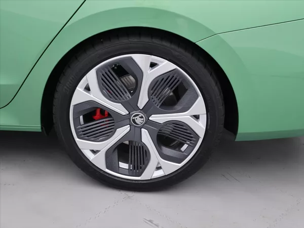 Škoda Octavia 2,0 TSI DSG RS DPH 1.maj CZ - foto 27