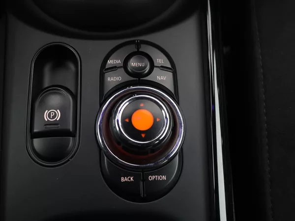 Mini Clubman 2,0 JCW ALL4 170kW H&K Aut - foto 21