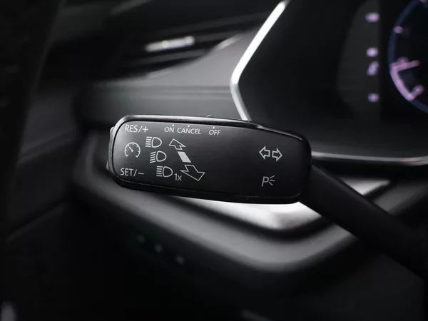 Škoda Octavia 2,0 TDI 85kW Ambition CZ DPH - foto 16