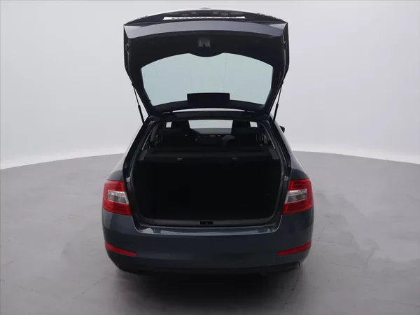 Škoda Octavia 1,6 TDI 77 kW Active CZ - foto 10