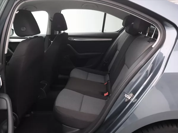 Škoda Octavia 1,6 TDI 77 kW Active CZ - foto 15