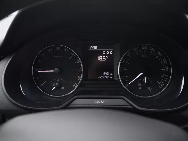 Škoda Octavia 1,6 TDI 77 kW Active CZ - foto 17
